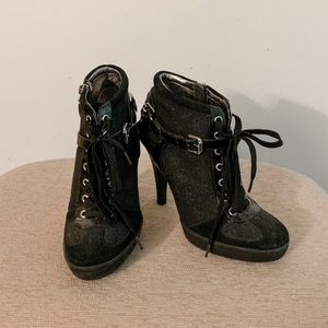 Ankle heel boots Guess
